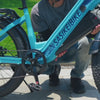 Urban commuter riding Sasikeibike C6